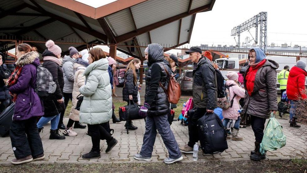Ucrânia condena Moscou que quer deixar civis fugirem para o país