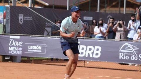 Aos 18 anos, Pedro Boscardin conquista primeiro título profissional no tênis