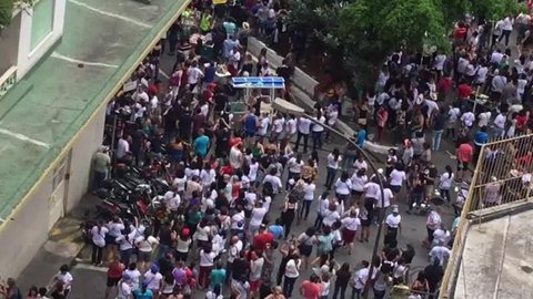 Protesto tem confronto em frente à Câmara de SP, que vota Reforma da Previdência