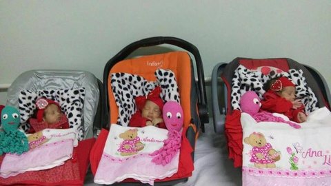 Após 26 dias internadas, trigêmeas que nasceram de parto normal recebem alta
