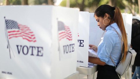 Eleitores dos EUA vão às urnas para escolher deputados, senadores e governadores nas ‘midterms’; entenda