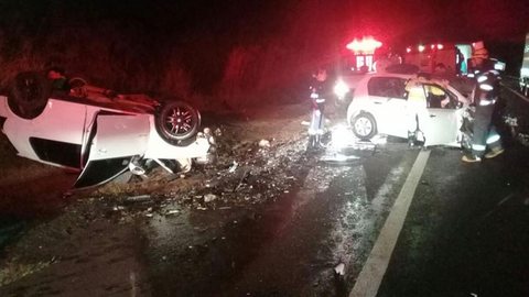 Duas pessoas morrem em colisão frontal na rodovia entre Assis e Echaporã