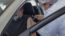 Prefeitura de SP suspende vacinação contra Covid nos postos drive-thru a partir desta segunda