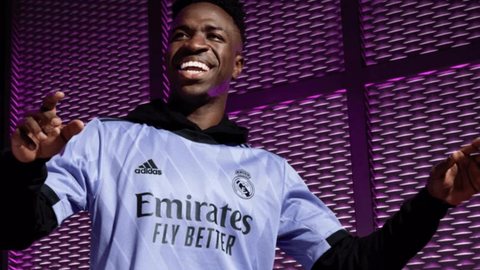 Imagem Com Vini Jr de modelo, Real Madrid lança nova camisa reserva para a temporada 2022/23; veja