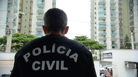 MP e polícia fazem operação em Niterói contra fraudes na educação