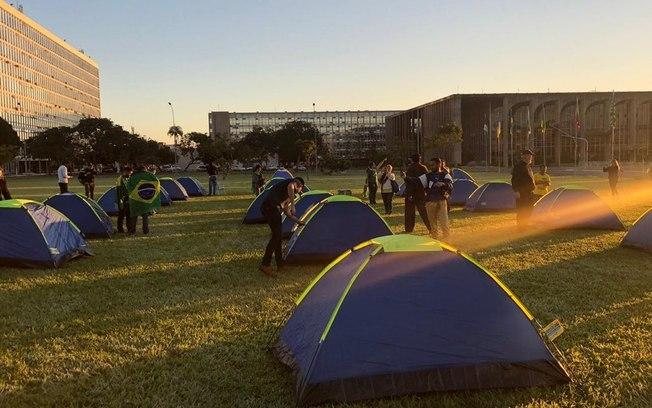 Polícia desmonta acampamento de Sara Winter em Brasília