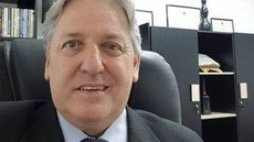 Advogado que ajudou a esconder Queiroz tem “currículo” de crimes
