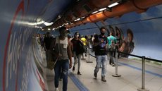 Covid-19: Metrô-SP continua lotado mesmo na Fase Vermelha