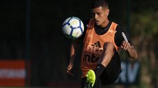 São Paulo se preocupa com lado psicológico de Everton, e Aguirre dá folga ao meia no fim de semana