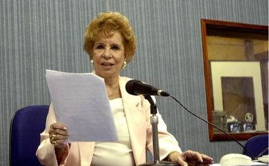 Atriz e radialista Daisy Lúcidi morre por covid-19 aos 90 anos
