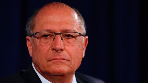 Alckmin foi crítico do voto útil em 2000, mas agora defende a prática contra o PT e Bolsonaro