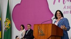 Damares anuncia campanha para mulheres entrarem na política