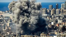 Bomba no sul do Líbano; Irã condiciona acordo de paz com EUA ao fim da guerra no país - Imagem: Reprodução/Ibrahim Amro/AFP