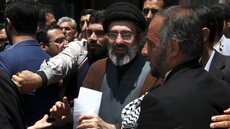 Mojtaba Khamenei é o novo líder supremo do Irã. - Imagem: Reprodução/ AP.