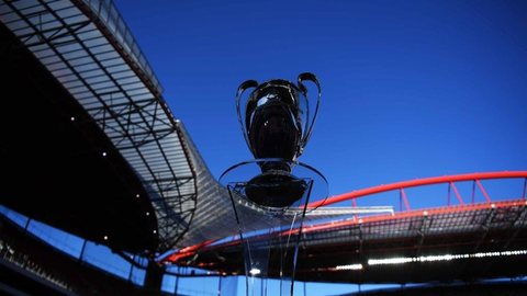 Clássicos como Real Madrid contra Atlético de Madrid prometem emoções intensas nas oitavas de final - Imagem: Reprodução / X / @SBenfica39