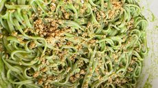 Linguine ao Molho Verde e Lâminas de Alho Crocantes - Imagem: Divulgação/Chef Luiz Borba
