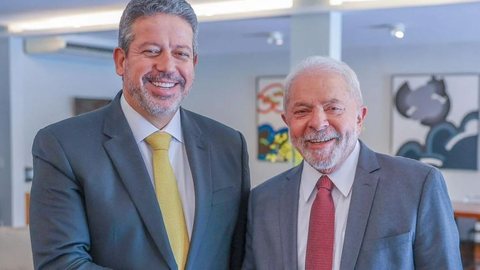 Governo Lula cede e aprova realocação de verbas para Lira distribuir em emendas para deputados - Imagem: PR