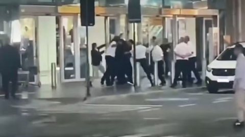 A cooperativa Guarucoop acredita que os ataques aos táxis estão diretamente relacionados aos conflitos no aeroporto - Imagem: Reprodução/@SPURGENTENEWS