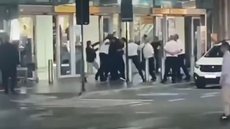 A cooperativa Guarucoop acredita que os ataques aos táxis estão diretamente relacionados aos conflitos no aeroporto - Imagem: Reprodução/@SPURGENTENEWS