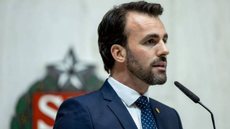 Acusações de agressões e uso de drogas colocam Lucas Bove em uma posição delicada, afetando sua reputação política - Imagem: Divulgação / Alesp