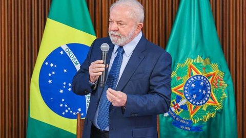 Nesta quarta-feira (08), o presidente da República Luiz Inácio Lula da Silva (PT) deu luz verde e autorizou o envio de ajuda humanitária para os governos do Chile e da Turquia - Imagem: reprodução/Twitter @LulaOficial e @ricardostuckert