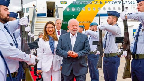 Lula chega em Portugal para cúpula luso-brasileira; veja vídeo - Imagem: reprodução Twitter @LulaOficial