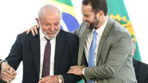 Dario Durigan afirmou que o governo avalia vetos e até uma ação no STF contra trechos do projeto de renegociação das dívidas rurais - Imagem: Reprodução