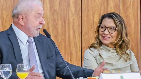 Lula e Janja protagonizam momento romântico durante evento em SP - Imagem: reprodução Instagram