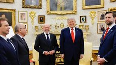 Representantes dos governos de Lula e Donald Trump intensificam as negociações para evitar a aplicação de uma tarifa adicional de 25% sobre produtos brasileiros exportados aos Estados Unidos. - Imagem: Ricardo Stuckert / PR