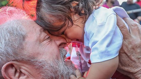 Benefício não pode ser acumulado com outros auxílios e será revisado a cada dois anos - Imagem: Reprodução / Facebook / Lula