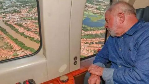 Lula sobrevoa áreas atingidas pelas fortes chuvas no Maranhão - Imagem: reprodução Ricardo Stuckert
