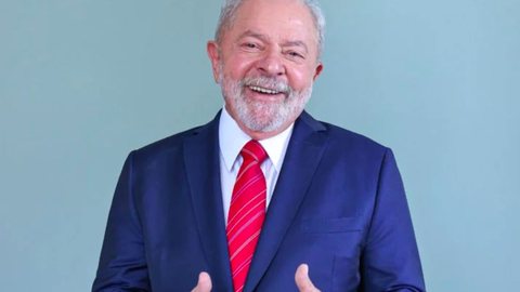Lula supera Bolsonaro na aprovação dos primeiros 100 dias de governo - Imagem: reprodução Ricardo Stuckert via Poder 360