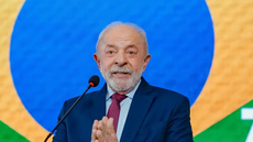 Lula discursa durante convenção nacional do PDT em Brasília, evento que oficializou o apoio do partido à reeleição do presidente e foi marcado por novas críticas a Flávio Bolsonaro e à atuação de brasileiros nos EUA - Imagem: Reprodução