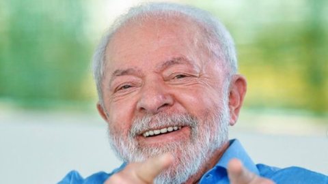 Presidente Lula tá sendo personagem nos vídeos - ao vivo - que agora faz semanalmente, imitando o Bolsonaro - Imagem: reprodução Instagram