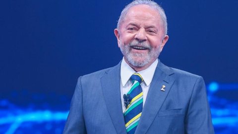 Lula (PT) durante debate eleitoral contra o atual presidente Jair Bolsonaro (PL) - Imagem: reprodução/Facebook