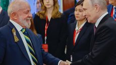 Lula enfatiza a necessidade de equilibrar a balança comercial com a Rússia e expandir a cooperação em diversas áreas - Imagem: Reprodução / Ricardo Stuckert / PR