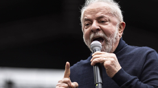 Em ato do PT, Lula pede atenção à narrativa política - Imagem: Bruno Santos | Folhapress