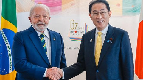 Lula (PT) é recebido pelo primeiro ministro Kishida, do Japão, no G7 - Imagem: reprodução/Facebook