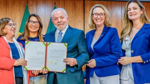 Lula sanciona lei que cria pensão a filhos de mulheres vítimas de feminicídio. - Imagem: reprodução I Instagram @lulaoficial