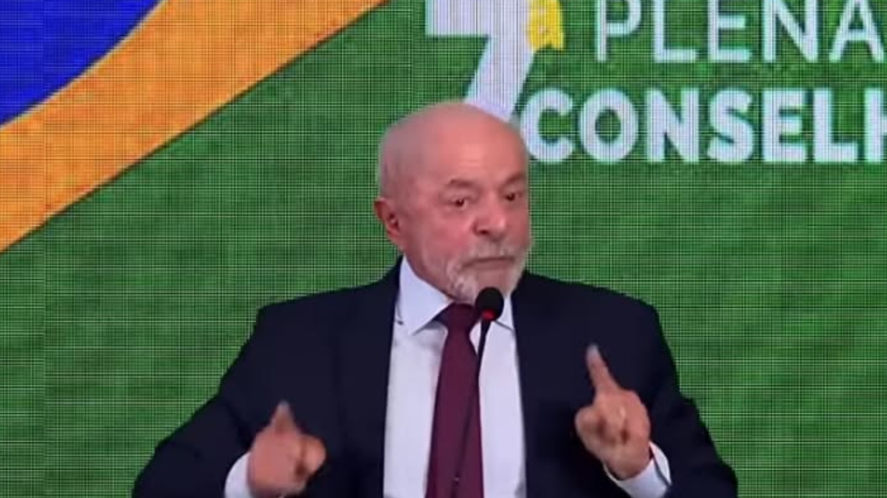 Lula diz que Brasil não deve aceitar tarifas dos EUA por respeito aos trabalhadores