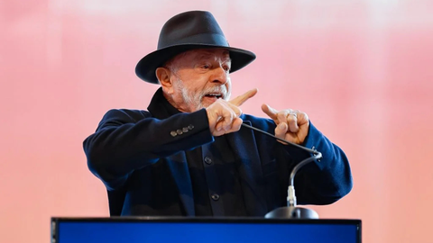 Lula participa da cerimônia de lançamento da fragata Cunha Moreira, em Itajaí (SC), onde defendeu o fortalecimento da capacidade de defesa do Brasil - Imagem: Reprodução