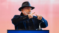 Lula participa da cerimônia de lançamento da fragata Cunha Moreira, em Itajaí (SC), onde defendeu o fortalecimento da capacidade de defesa do Brasil - Imagem: Reprodução
