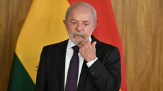 Acervo ligado ao presidente Lula será organizado com recursos públicos, gerando debate sobre limites entre memória histórica e patrimônio privado - Imagem: Reprodução