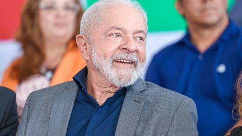 Lula (PT) em entrevista coletiva no Palácio do Planalto (DF) - Imagem: reprodução/Facebook
