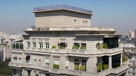 A cobertura, chamada de "mansão suspensa", fica localizada no 25º andar - Imagem: Reprodução / Construtora São José