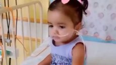 Emocionante! Em vídeo, mãe chora ao ver chegada de coração para filha de 2 anos - Imagem: reprodução Instagram