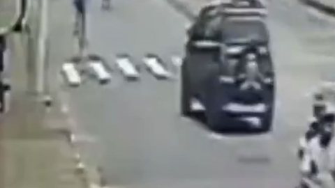 Mãe e filha morrem atropeladas durante perseguição em Praia Grande - Imagem: Reprodução / Rede Globo