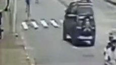 Mãe e filha morrem atropeladas durante perseguição em Praia Grande - Imagem: Reprodução / Rede Globo