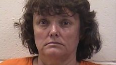 Lee Ann Daigle foi presa pelo crime de homicídio culposo, ao matar a própria filha - Imagem: reprodução/Maine State Police
