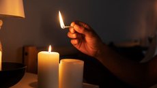 Mais de 65,9 mil imóveis permanecem sem energia neste domingo - Imagem: Reprodução / Freepik